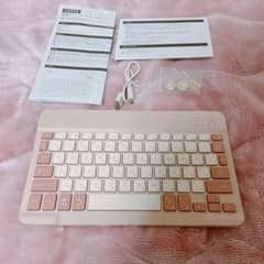 スリーコインズ　薄型ワイヤレスキーボード　ピンクのサムネイル