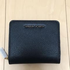 CHARLES & KEITH 財布のサムネイル