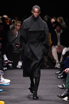 ジャケット・アウター JW Anderson Wrap Coat 24AW JW Anderson】24AW ラップコート - メルカリ