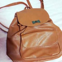 レザーリュックのサムネイル