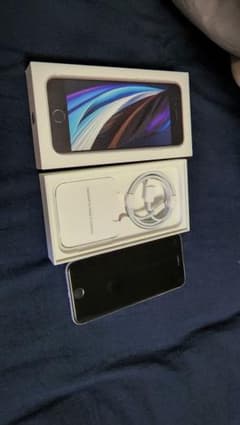 iPhoneSE 第2世代 本体128GB SIMフリー　White ホワイトのサムネイル