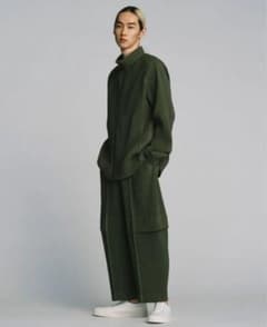 HOMME PLISSÉ オムプリッセ パンツ サイズ2のサムネイル