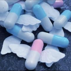 ヘアピン 2個セット 量産型 地雷 薬 ドラッグ 水色界隈 天使界隈 サブカルのサムネイル