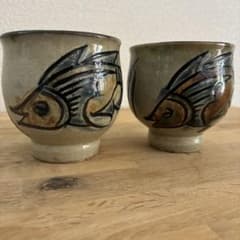 壺屋焼 人間国宝 金城次郎 海老魚紋湯呑み 2個セットB - メルカリ