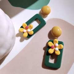 新品　かわいい　ピアスのサムネイル