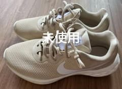 【未使用・お得】Nike ベージュ ランニングシューズ　24cmのサムネイル