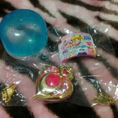 ガチャ セーラームーン クライシスムーンコンパクトのサムネイル