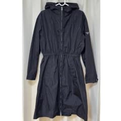 三角ロゴ有　黒　PRADA プラダ ナイロンロングコート　レディース　42