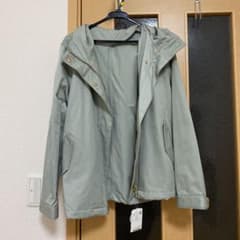 マウンテンパーカーのサムネイル