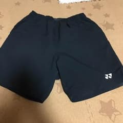 ヨネックスの短パンのサムネイル