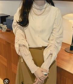 Ambre Neije シャーリングシャツのサムネイル