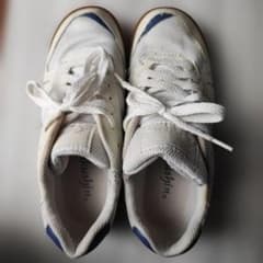 体育館シューズ 23.5cm