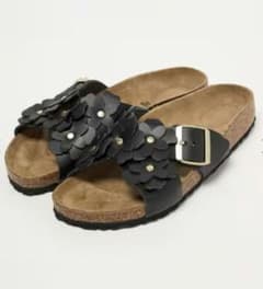 BIRKENSTOCKフラワーモチーフ サンダル ブラック - メルカリ