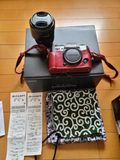 (週末限定値下げ)FUJIFILM X-T30レンズキット おまけ付のサムネイル