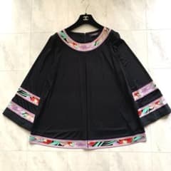 レオナール 大きいサイズ XL カンカン素材 チュニック トリム 花柄 ブラック レオナール 大きいサイズ XL カンカン素材 チュニック トリム 花柄