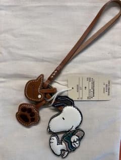 新品 genten ゲンテン レザーチャーム Snoopy スヌーピー 野球 新品】genten ゲンテン レザーチャーム Snoopy スヌーピー 野球 - メルカリ