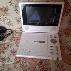 7インチポーポータブルDVDプレーヤーRZ70本体 - メルカリ