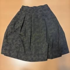 UNIQLO カモフラ柄 フレアスカート Mのサムネイル