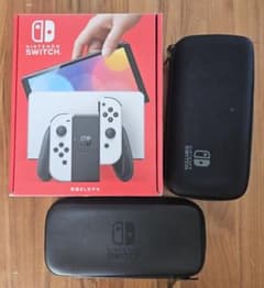 Nintendo Switch有機EL ケース•512付備品完 美品 メルカリ便 Nintendo Switch有機ELケース＊正規品 - メルカリ