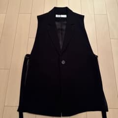 ZARA スリットベスト ブラックのサムネイル