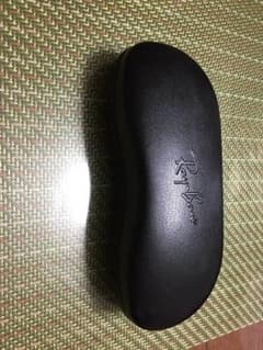 レイバンのメガネケースのサムネイル