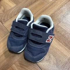 New Balance キッズ スニーカー ネイビー　13センチのサムネイル