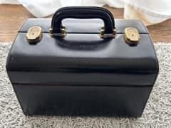 ブラック レザー バニティケース 化粧箱のサムネイル