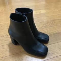 ショートブーツのサムネイル