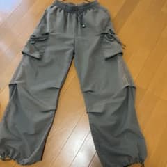 shein レディース カーゴパンツ ワイドシルエット グレーのサムネイル