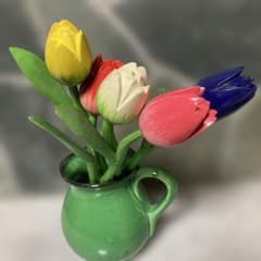 木製チューリップ 5本セット 緑の花瓶付き 木製チューリップ 5本セット 緑の花瓶付き - メルカリ