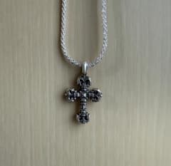 【極美品】クロムハーツ タイニー フィリグリークロス チャーム ペンダント 極美品】クロムハーツ タイニー フィリグリークロス チャーム