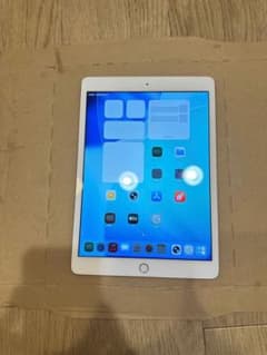 Apple iPad (第8世代) 32GB バテッリー容量93%のサムネイル