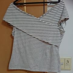 オフショルダ  Tシャツのサムネイル