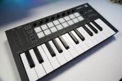 Novation Launchkey Mini MK3 MIDIキーボード　本体のサムネイル