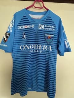 横浜FC ユニホームのサムネイル