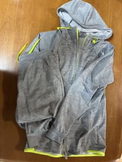 PUMA ジャージ上下セット　レディースのサムネイル