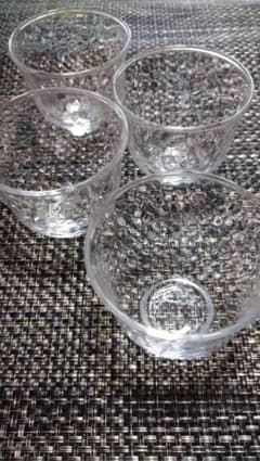 【メルカリ便込】　涼感　4個　冷茶　冷酒に　グラス　おちょこ　煎茶　シンプルのサムネイル