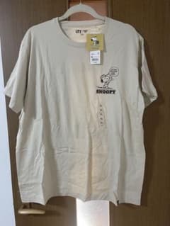 ユニクロ　スヌーピーUネックTシャツのサムネイル