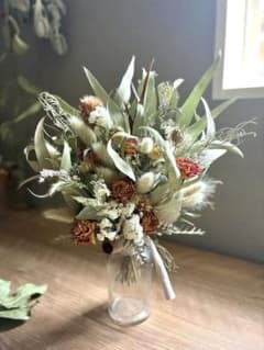 ユーカリと季節の草花のスワッグ ドライフラワー ギフト - メルカリ