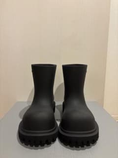 BALENCIAGA ブラックブーツのサムネイル