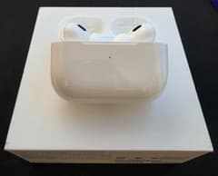 Apple AirPods Pro(第2世代)ホワイト 本体 充電ケース付きのサムネイル