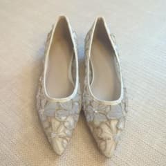 RANDA 刺繍レースパンプス アイボリー 22.0cmのサムネイル