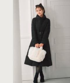 ストロベリーフィールズ リボンベルト付き 美シルエットダウンコート 