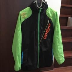 今週末まで限定値下げ❗️アンブロウィンドブレーカーのサムネイル