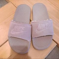 NIKE ベナッシ ボア グレーのサムネイル