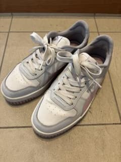 PUMA スニーカー ホワイト/グレー/ピンク/パープル　23.5cmのサムネイル