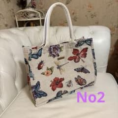 ハンドメイド 蝶と花のトートバッグ 藤井風 ハンドメイド 蝶と花のトートバッグ 藤井風 - メルカリ