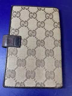 寿司マンさん専用GUCCI 手帳カバー キャンバス×レザー キャメル GG柄のサムネイル