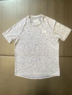 Under Armour グレー Tシャツのサムネイル