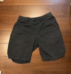 【2枚セット】ユニクロ　カットソーイージーショートパンツ Mのサムネイル